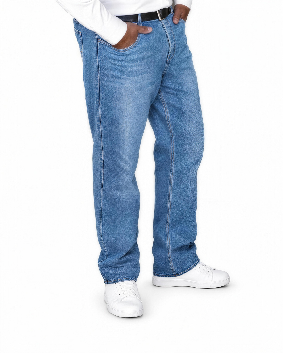 Oscar – Hellblaue, locker sitzende, extra lange Jeans von Fresh – auf weißem Hintergrund