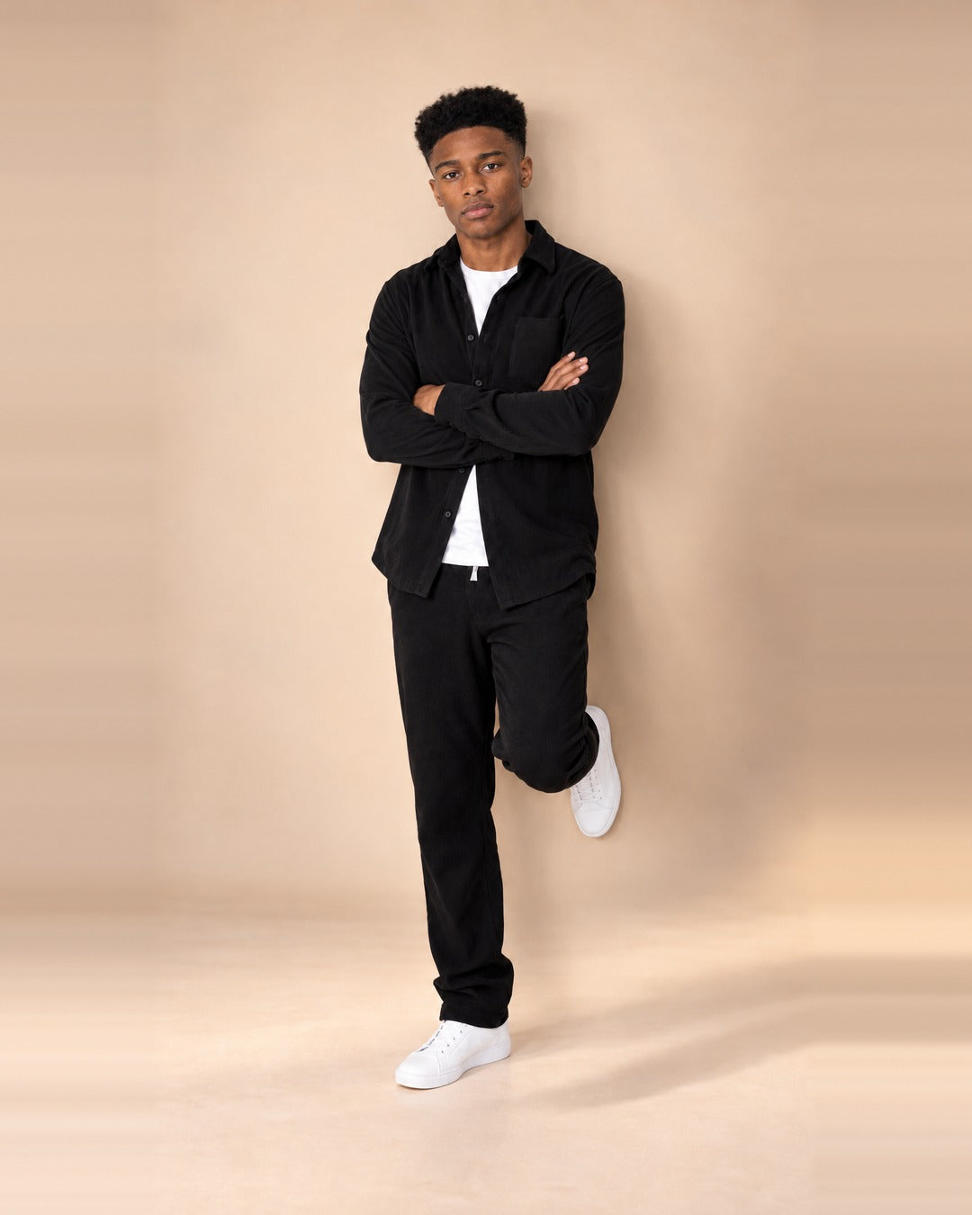 Matteo – Jogging noir en maille côtelée grande longueur – tenue complète, en pied