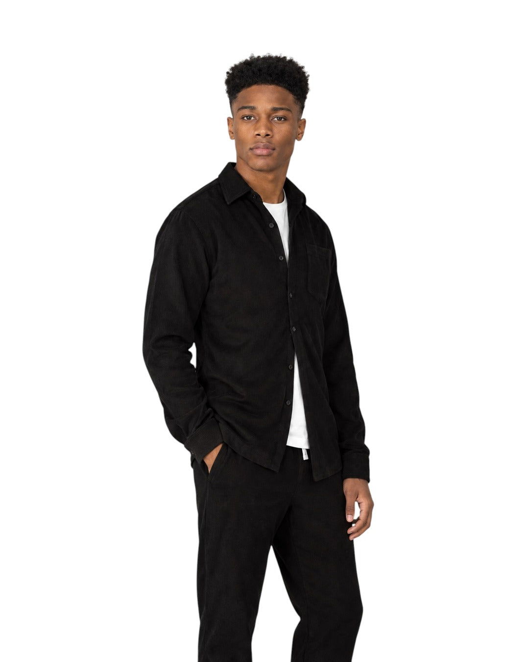 Milan – Chemise noire en maille côtelée Modern Fit – sur fond blanc