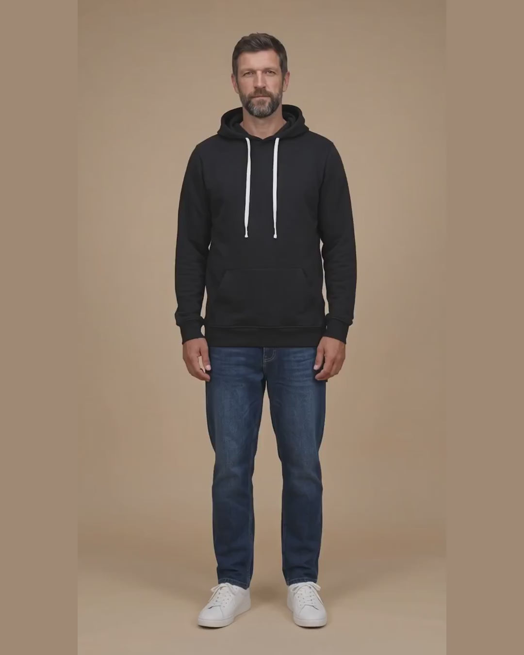 Liam – Sweat à capuche noir grande longueur – vidéo portée