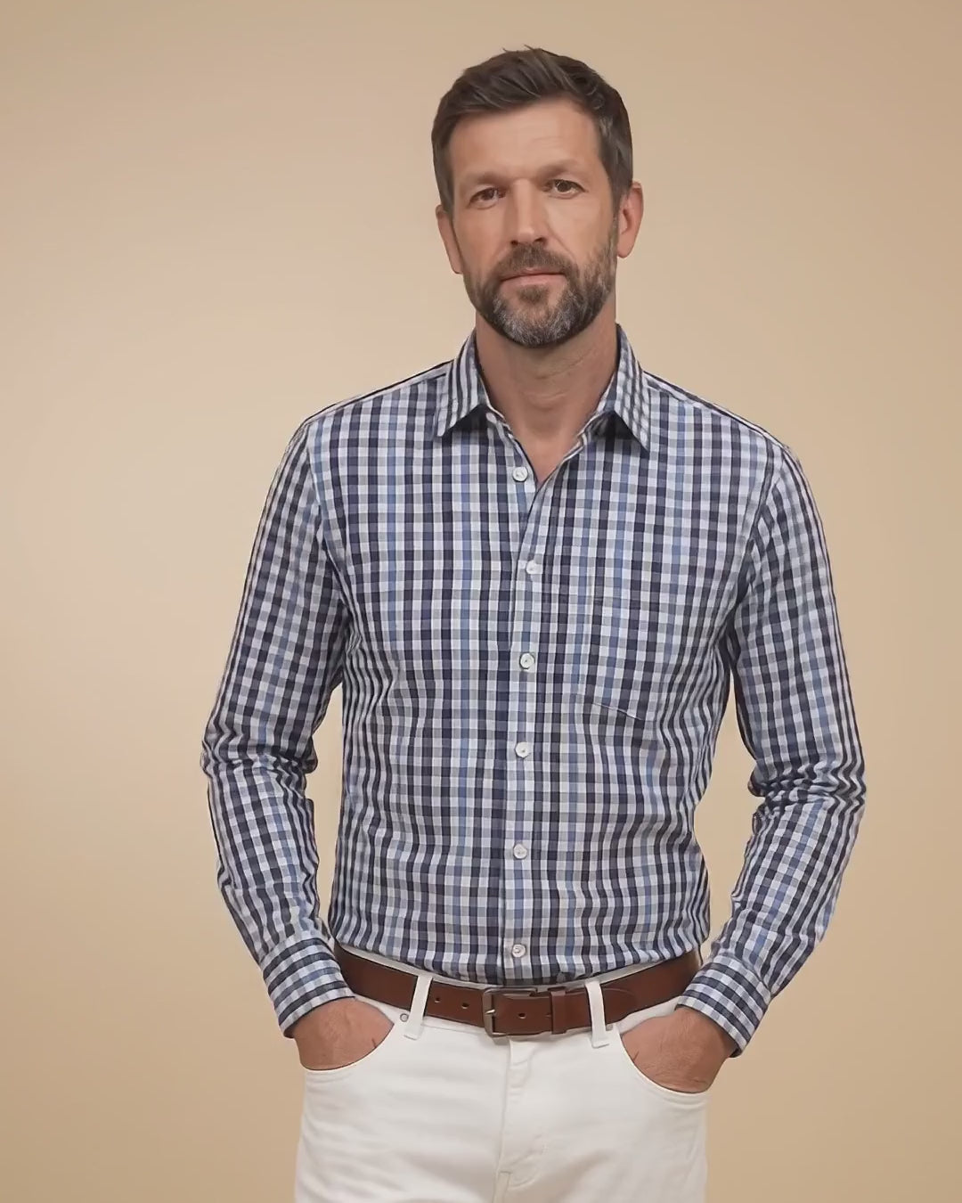 Gabriel – Chemise à carreaux bleu marine Modern Fit – vidéo portée