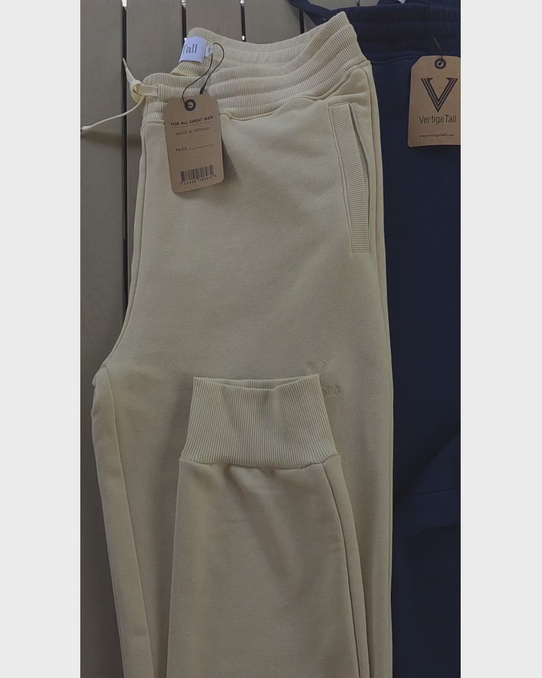 Nolan – Beige Modern Fit Long-Length Sweatpants – Detail Video