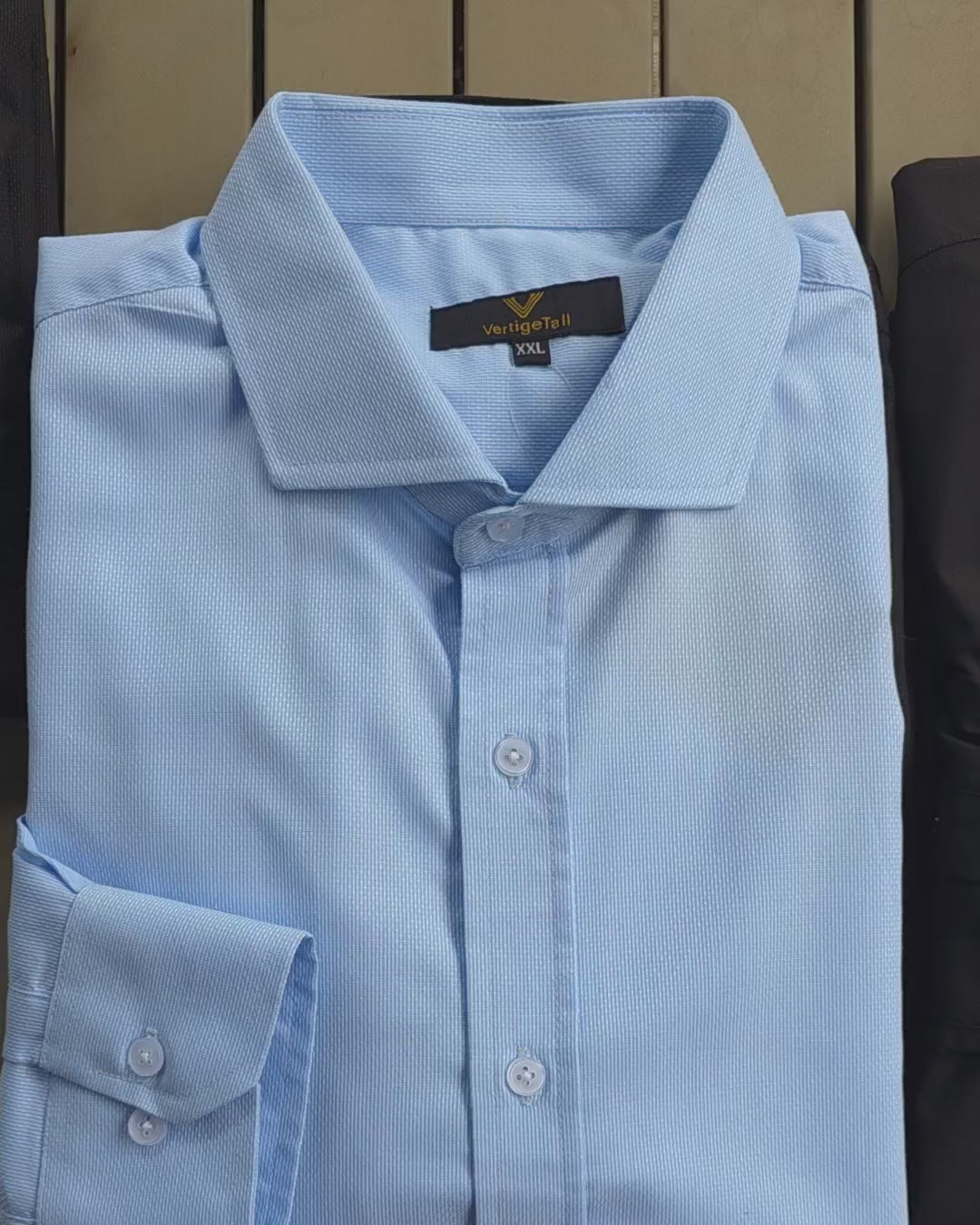 Italian – Chemise bleu ciel col italien Modern Fit – vidéo détail