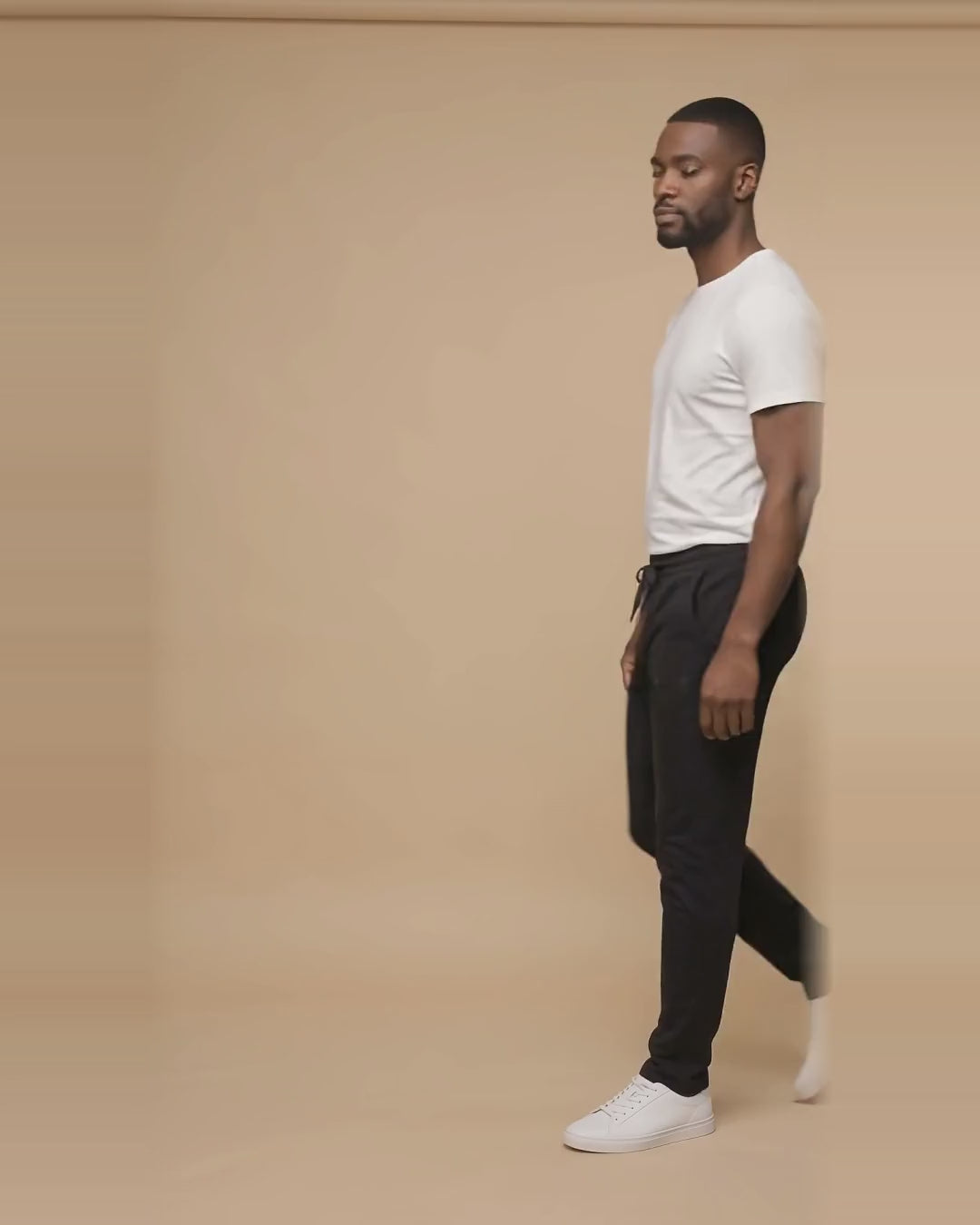 Nolan – Black Modern Fit Long-Length Joggers – Try-On Video
