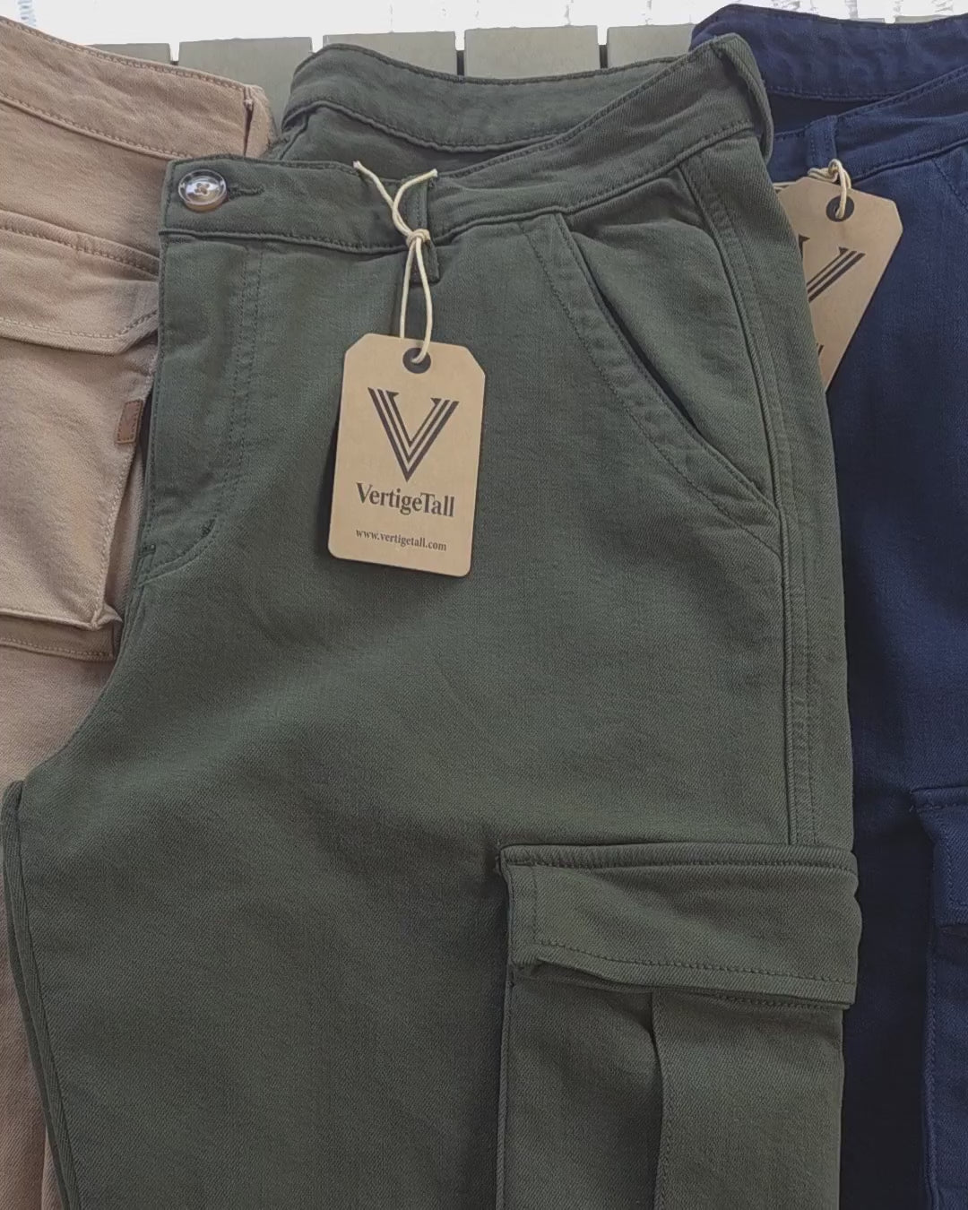 Florent – Pantalon cargo olive grande longueur – vidéo détail