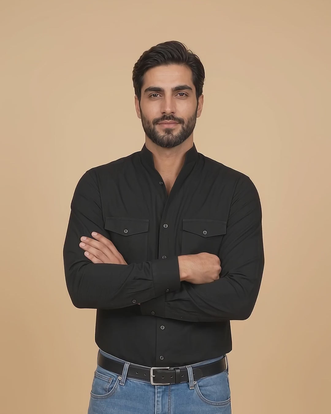 Open – Chemise noire surpiquée col ouvert Modern Fit – vidéo portée