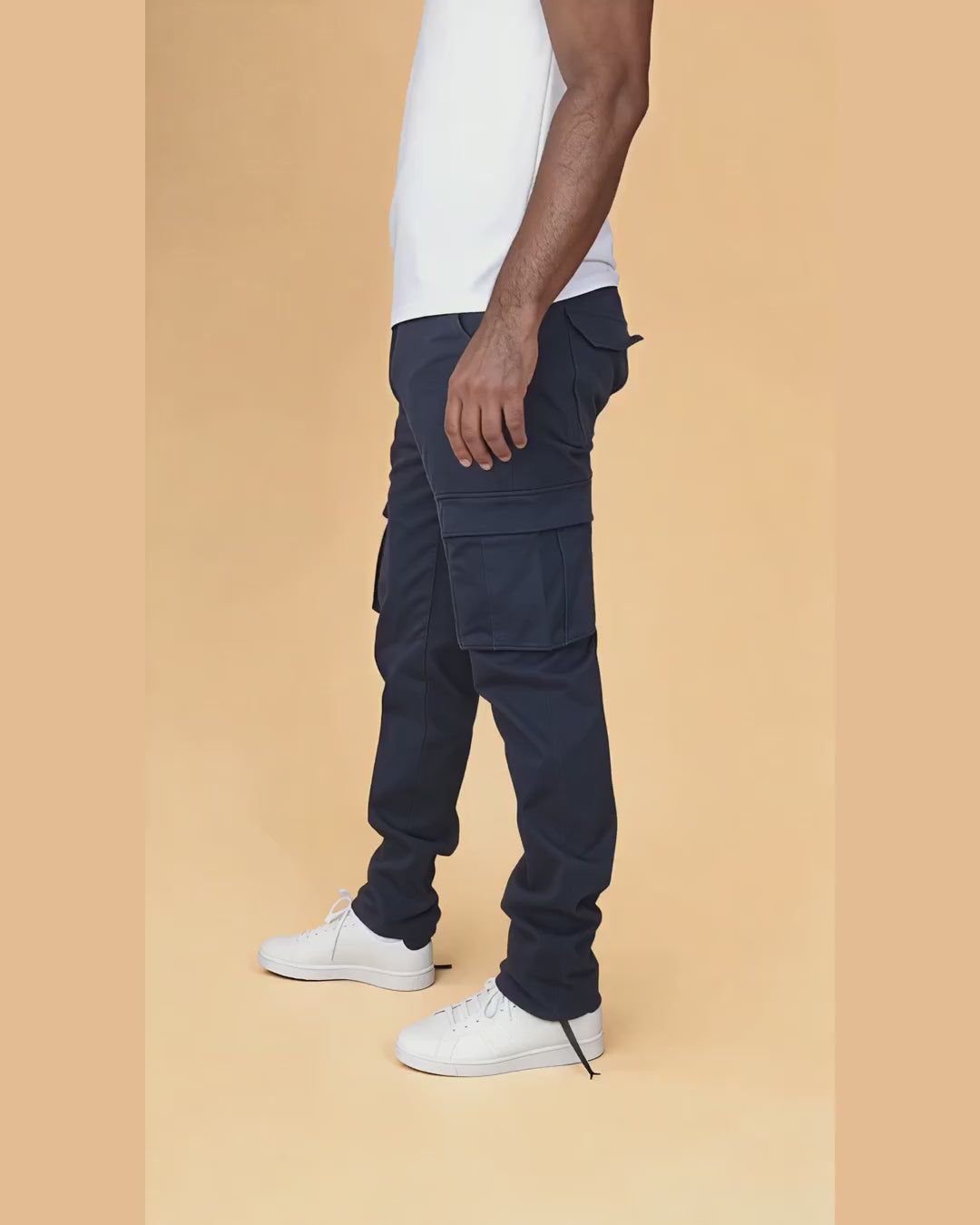Florent – Navy cargo pants, extra-long – video featuring the item